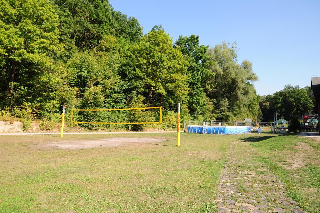 Karczma Parchatka Exterior foto